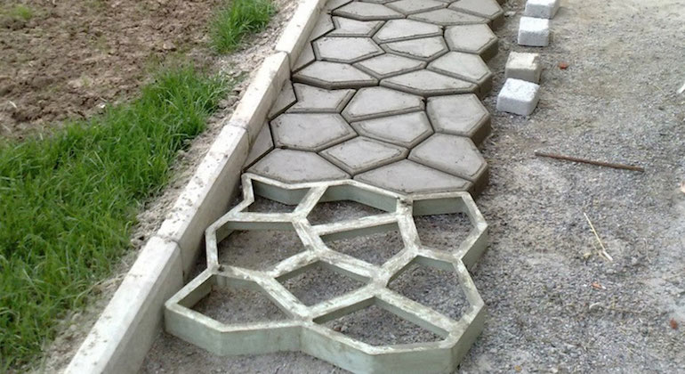 Садовая дорожка из бетона
