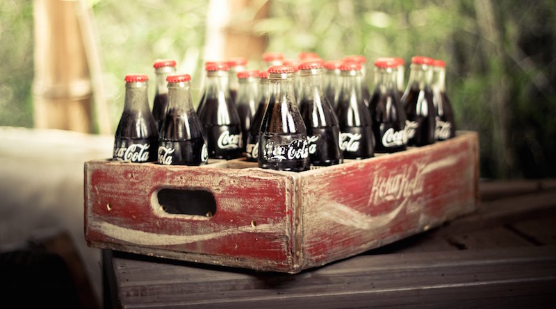 Полезное применение Кока-Колы в огороде