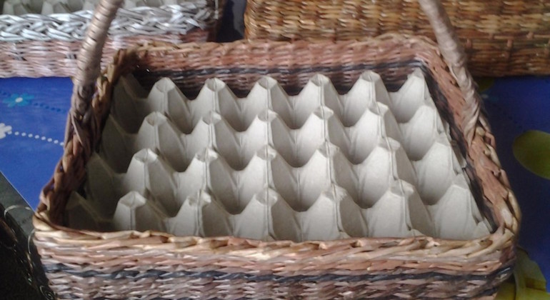 Корзина для яиц из яичных лотков